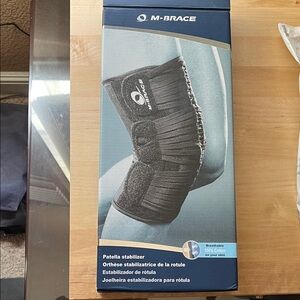 Black Patella Stabilizer - NIB